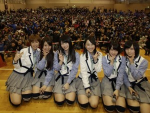 東北3県10市町で復興支援ライブを行ったAKB48