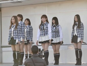 東北3県10市町で復興支援ライブを行ったAKB48