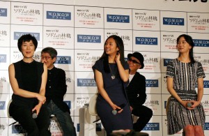 「ソドムの林檎～ロトを殺した娘たち」制作発表記者会見に登壇した、(前列左から）寺島しのぶ、木村文乃、石橋杏奈