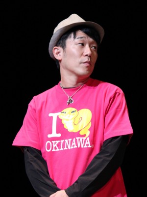 「サラネアおせっかい」舞台挨拶に登場したペナルティのヒデ