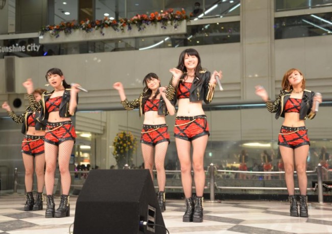 念願の日本武道館ライブが決定した℃ーute 　新曲『Crazy 完全な大人』発売イベント