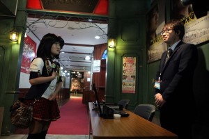 キンタロー。が総選挙出馬へ直談判　AKB劇場にゲリラ訪問