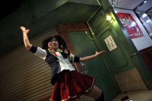 キンタロー。が総選挙出馬へ直談判　AKB劇場にゲリラ訪問