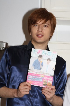 城田優「美男料理＜イケメンCooking＞」レシピ本発売記念囲み取材