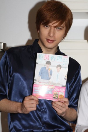 城田優「美男料理＜イケメンCooking＞」レシピ本発売記念囲み取材