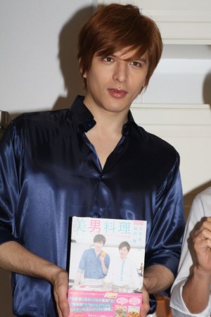 城田優「美男料理＜イケメンCooking＞」レシピ本発売記念囲み取材