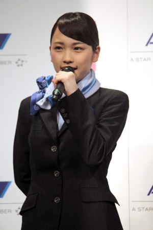 ANAとの共同プロジェクトイベントに参加した、川栄李奈