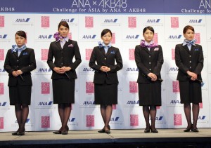 ANAとの共同プロジェクトイベントに参加した、川栄李奈、秋元才加、渡辺麻友、横山由依、鈴木まりや