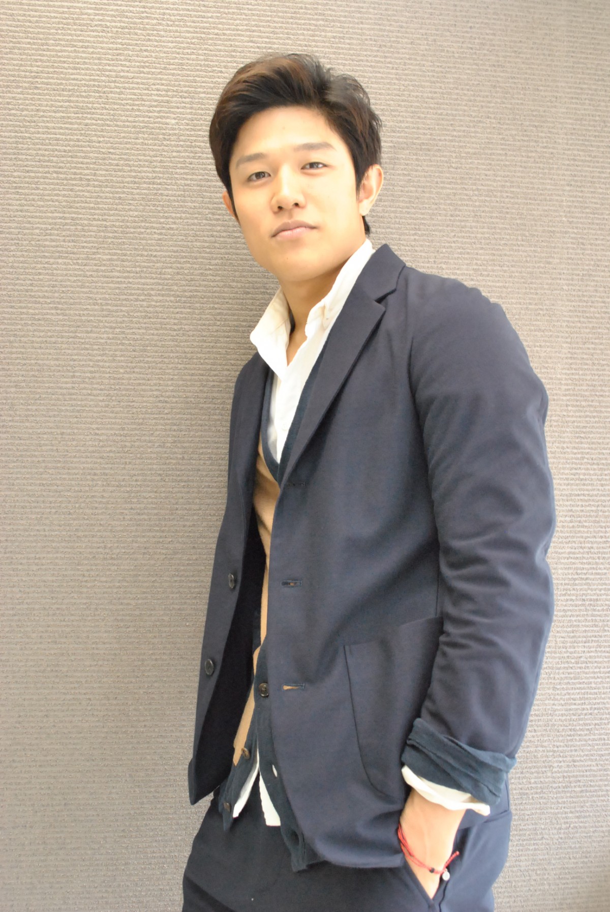 鈴木亮平 -写真 -人物情報 ｜クランクイン！