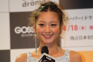 『ゴシップガール　シーズン5』日本初放送記念イベントに登場した、西山茉希