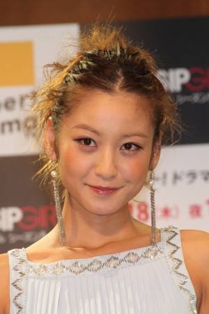 『ゴシップガール　シーズン5』日本初放送記念イベントに登場した、西山茉希