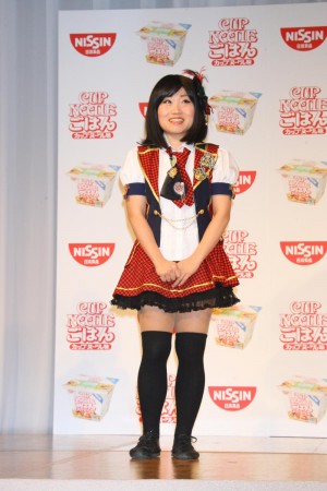 「日清カップヌードルごはん」新CM発表会に1日応援隊長として登場したキンタロー。