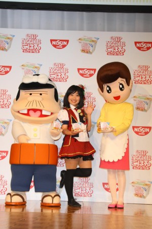 「日清カップヌードルごはん」新CM発表会に1日応援隊長として登場したキンタロー。