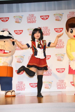 「日清カップヌードルごはん」新CM発表会に1日応援隊長として登場したキンタロー。