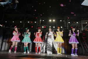 ももクロ、西武ドーム２days公演開催（14日公演の模様）