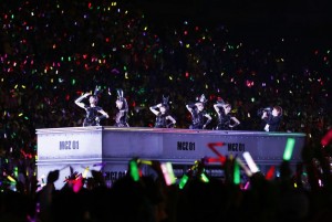 ももクロ、西武ドーム２days公演開催（13日公演の模様）