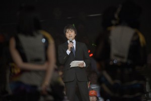 SKE48単独ライブ『SKE48 春コン 2013「変わらないこと。ずっと仲間なこと」』13日公演　組閣発表の模様　組閣を発表する芝支配人