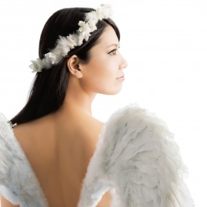 AKB48・倉持明日香 デビューシングルジャケット写真5種でガチンコバトル！「ヤングチャンピオン」（秋田書店）Ver