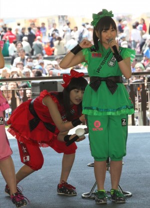 ラジオ公開収録に参加したももいろクローバーZ