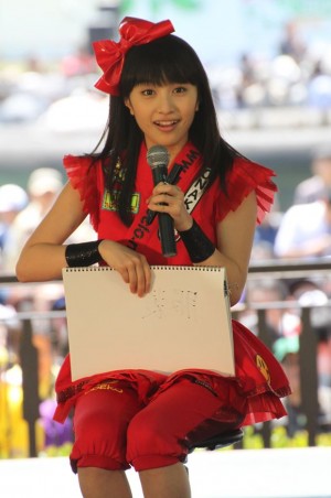 ラジオ公開収録に参加したももいろクローバーZ　百田夏菜子