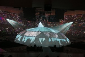 東京・日本武道館で行われた「AKB48グループ臨時総会～白黒つけようじゃないか!～」の最終日公演の模様