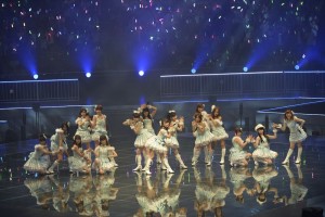 東京・日本武道館で行われた「AKB48グループ臨時総会～白黒つけようじゃないか!～」の最終日公演の模様