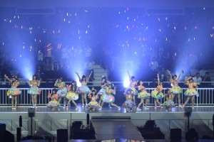 東京・日本武道館で行われた「AKB48グループ臨時総会～白黒つけようじゃないか!～」の最終日公演の模様