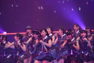 東京・日本武道館で行われた「AKB48グループ臨時総会～白黒つけようじゃないか!～」の最終日公演の模様