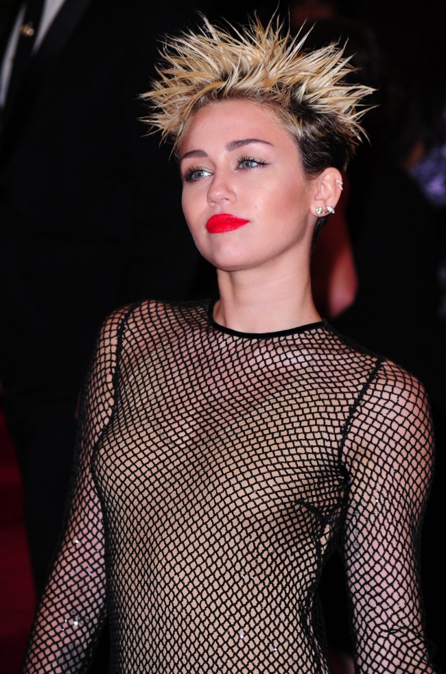 Miley Cyrus　マイリー・サイラス