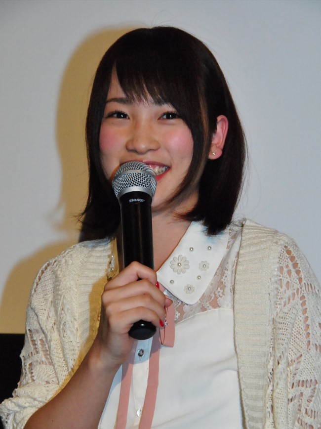 『シー・トレマーズ』公開記念イベントに登場したAKB48の川栄李奈