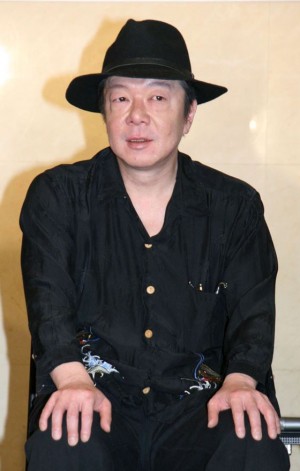 『盲導犬』に出演する古田新太