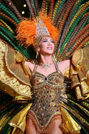 宙組トップスター凰稀かなめ、『Amour de 99!! -99年の愛-』通し稽古の様子