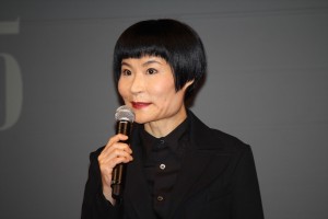 松本人志監督最新作『R100』製作報告会見に登場した片桐はいり