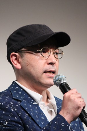 『爆心 長崎の空』舞台挨拶付き完成披露試写会に登場した日向寺太郎監督
