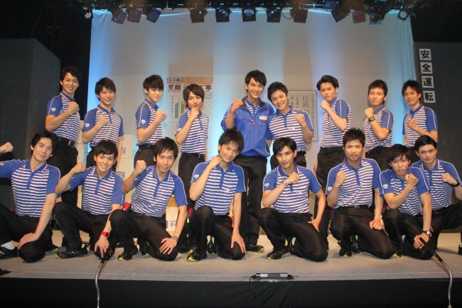 佐川男子 がまさかの舞台化 配達チーム と 集荷チーム に分けて公演 13年5月15日 エンタメ ニュース クランクイン 佐川男子 がまさかの舞台化 配達チーム と 集荷チーム に分けて公演 13年5月15日 エンタメ ニュース クランクイン
