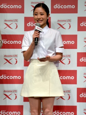 NTTドコモ新商品発表会に出席した石原さとみ