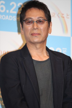 『100回泣くこと』完成披露試写会に登壇した大杉漣