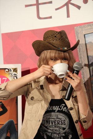 『モネ・ゲーム』公開直前イベントに登場した水沢アリー