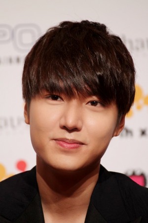 昨年12月に来日貴社会見を開いたイ・ミンホ