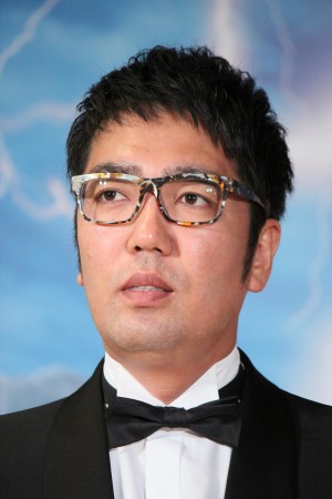 『ゴッドタン キス我慢選手権 THE MOVIE』完成報告会見に登場したおぎやはぎの小木博明