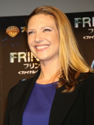『FRINGE／フリンジ』来日イベントに登場した、主演アナ・トーヴ
