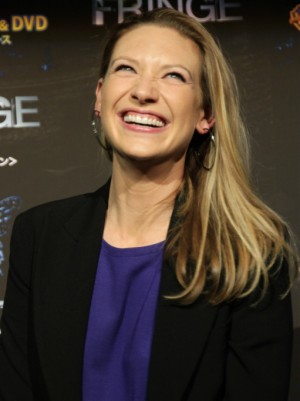『FRINGE／フリンジ』来日イベントに登場した、主演アナ・トーヴ