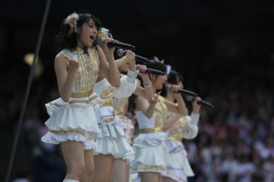 「AKB48　スーパーフェスティバル～日産スタジアム、小（ち）っちぇっ！小（ち）っちゃ くないし!!～」の様子