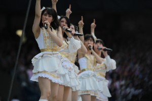 「AKB48　スーパーフェスティバル～日産スタジアム、小（ち）っちぇっ！小（ち）っちゃ くないし!!～」の様子