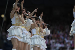 「AKB48　スーパーフェスティバル～日産スタジアム、小（ち）っちぇっ！小（ち）っちゃ くないし!!～」の様子