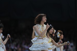 「AKB48　スーパーフェスティバル～日産スタジアム、小（ち）っちぇっ！小（ち）っちゃ くないし!!～」の様子