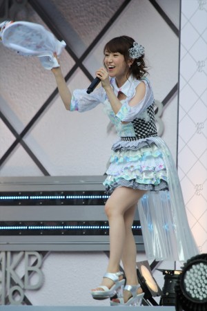 「AKB48　スーパーフェスティバル～日産スタジアム、小（ち）っちぇっ！小（ち）っちゃ くないし!!～」の様子