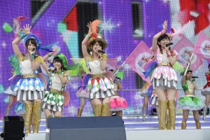 「AKB48　スーパーフェスティバル～日産スタジアム、小（ち）っちぇっ！小（ち）っちゃ くないし!!～」の様子