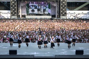 「AKB48　スーパーフェスティバル～日産スタジアム、小（ち）っちぇっ！小（ち）っちゃ くないし!!～」の様子