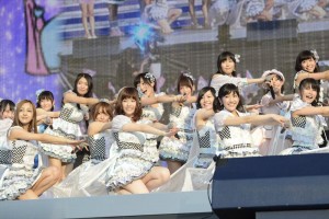 「AKB48　スーパーフェスティバル～日産スタジアム、小（ち）っちぇっ！小（ち）っちゃ くないし!!～」の様子
